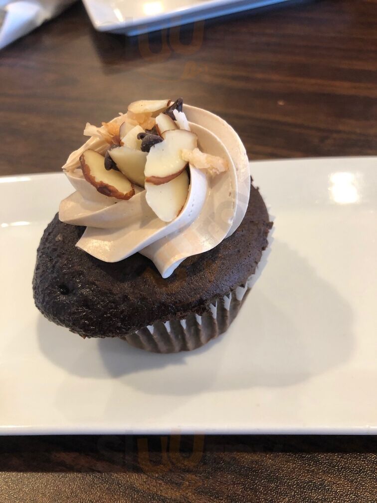 Love Bakery & Cafe