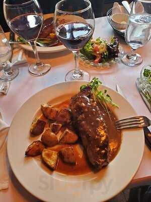 Anthony's Restaurant & Bistro