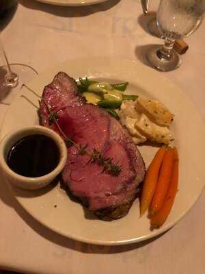 Anthony's Restaurant & Bistro