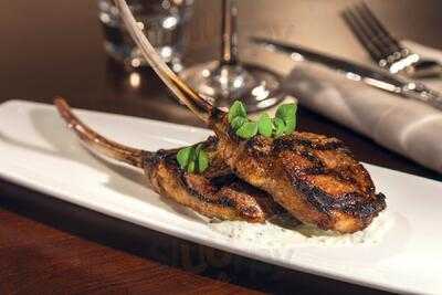 Chopps American Bar And Grill