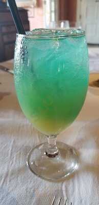 Simon's Cliff House At The Columbia Gorge Hotel