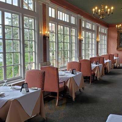 Simon's Cliff House At The Columbia Gorge Hotel