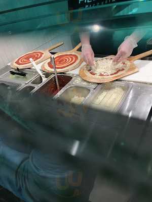 Pieology Pizzeria Hanford Mall