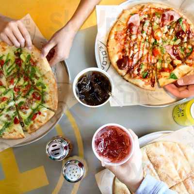 Pieology Pizzeria Hanford Mall