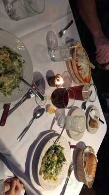 Mickey's Restaurant & Lounge