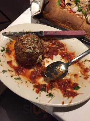 Mickey's Restaurant & Lounge