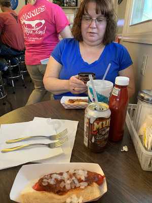 Ronnie's Michigan Stand