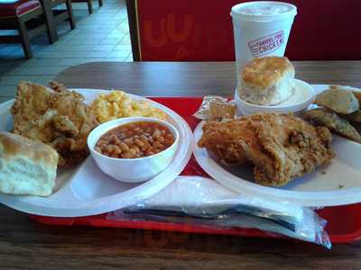 Lee's Famous Recipe Chicken