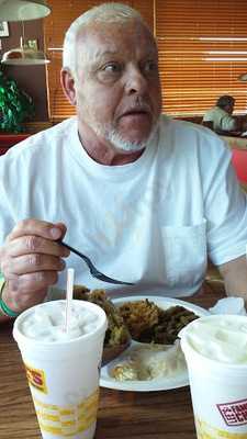 Lee's Famous Recipe Chicken