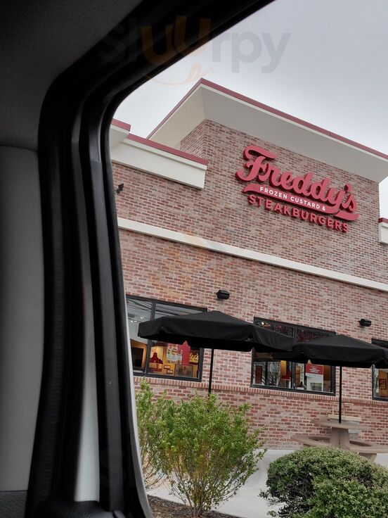 Freddy’s Frozen Custard & Steakburgers