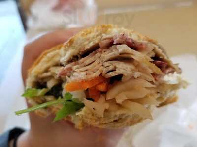 Saigon Sandwich & Bakery