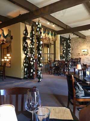 Eighteen Ninety Grille & Lounge