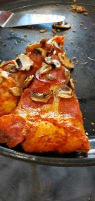 Shakey's Pizza Parlor