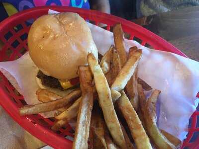 Stella's Bar And Grill