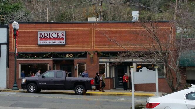 Bricks Eats And Drinks