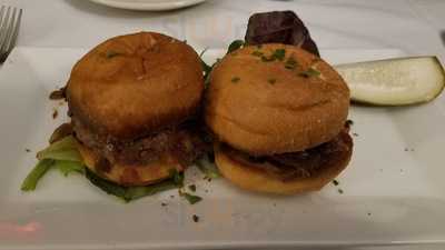 Bizzi's Wine And Cheese Bistro