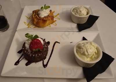 Bizzi's Wine And Cheese Bistro