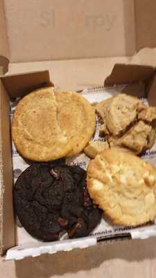 Insomnia Cookies