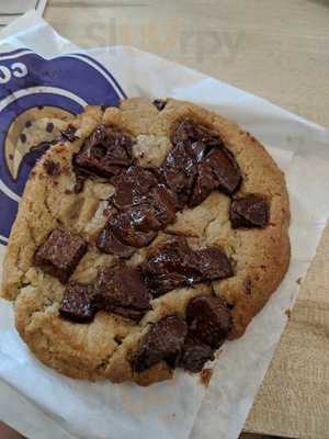 Insomnia Cookies