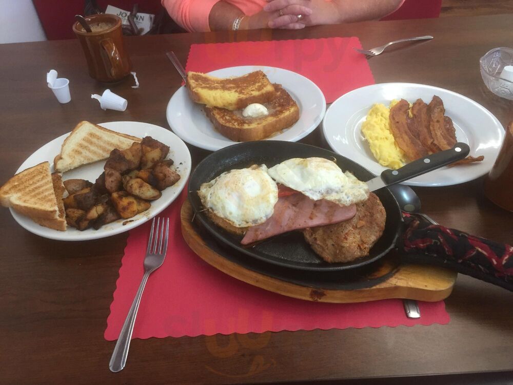 Deavila's Restaurant And Catering