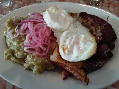 Elsa La Reina Del Chicharron