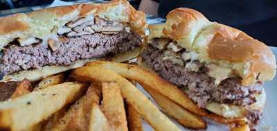 Big Apple Cafe At Log Pond