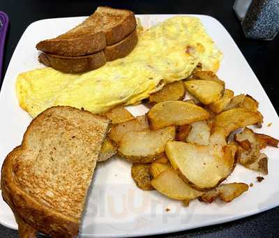 Big Apple Cafe At Log Pond