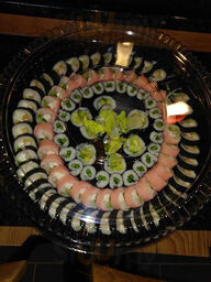 70 Chinese & Sushi