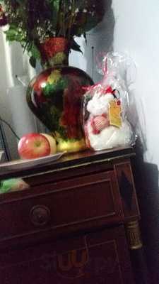 Carvel Ice Cream And Bakery