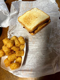 Armandos Chester Frost Park