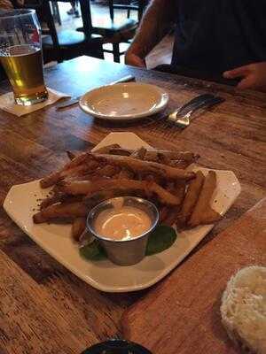 Christopher's Third Street Grille