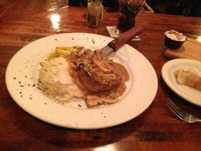 Christopher's Third Street Grille