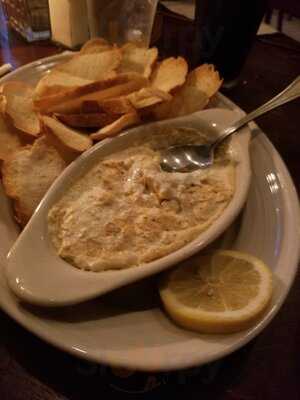 Howlett's Restaurant & Tavern