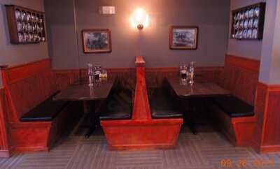 Howlett's Restaurant & Tavern