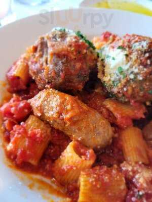 Daniella's Cafe & Market