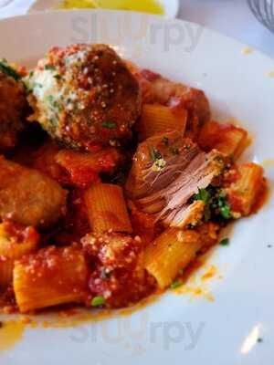 Daniella's Cafe & Market