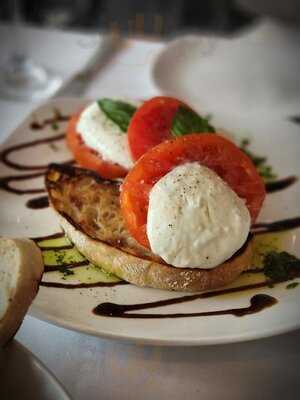 Daniella's Cafe & Market