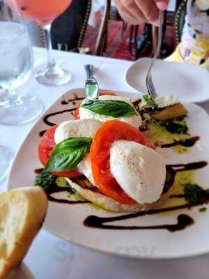 Daniella's Cafe & Market