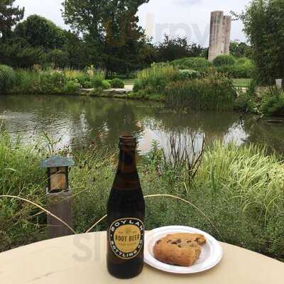 Van Gogh Cafe At Grounds For Sculpture