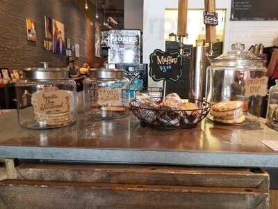 Roscoe’s Coffee Bar & Tap Room