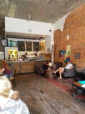 Roscoe’s Coffee Bar & Tap Room