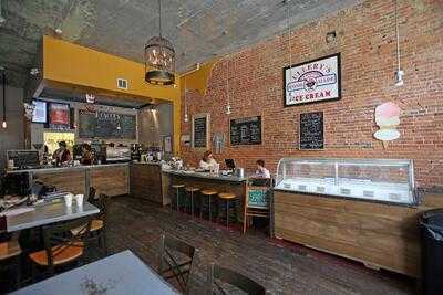 Roscoe’s Coffee Bar & Tap Room