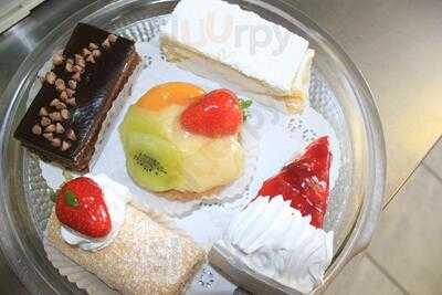 Manhattan International Bakery