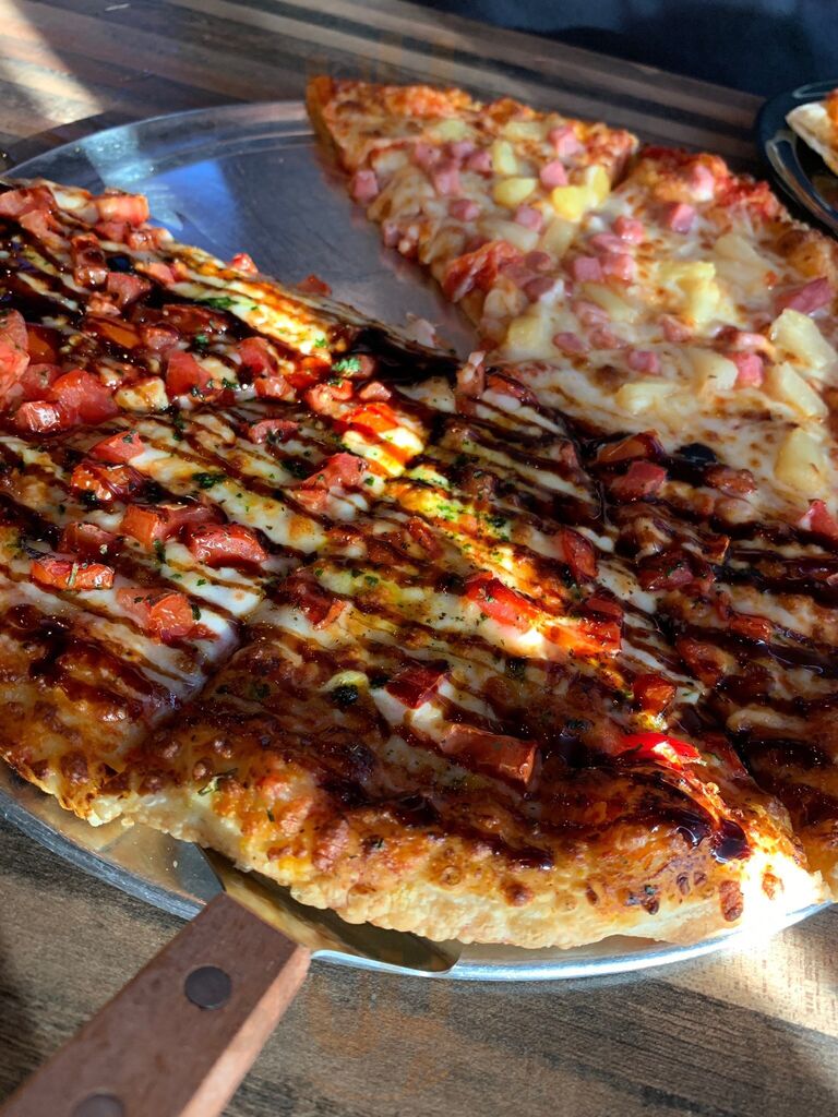 Maxwell's Drive-thru & Pizzeria