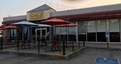 Upscale Homefood & Sports Bar Lounge