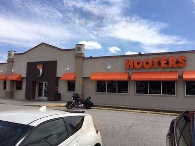 Hooters