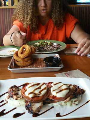 Applebees Bar & Grill