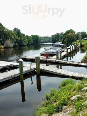 Castaways Restaurant & Lounge