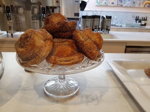 Gayle's Bakery & Rosticceria