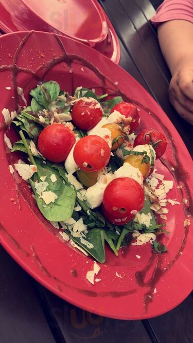 Tomato Bar Pizza Bakery
